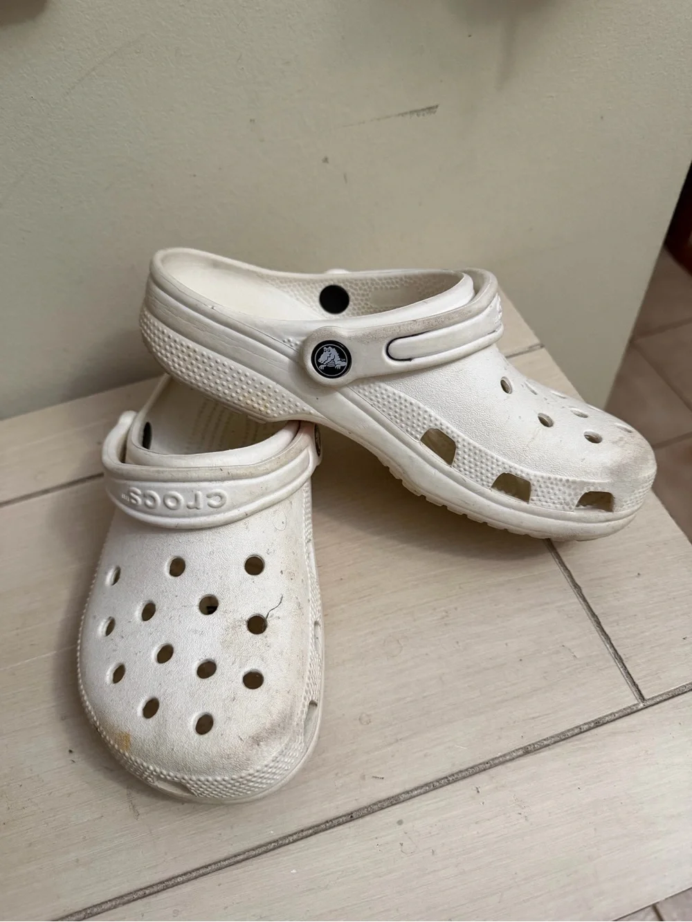 CROCS Kids White Classic Clog Slip-On Sandals